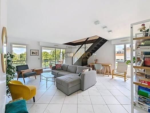 Duplex à vendre 445 000 € 4 pièces 3 chambres 102,44 m² Étage 3/3 Vernand Annemasse 74100