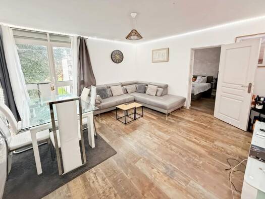 Appartement à vendre 110 000 € 3 pièces 2 chambres 59 m² Étage 2/4 Est Avon 77210