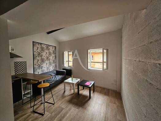 Appartement à louer 578 € 2 pièces 1 chambre 36 m² Étage 3/3 Vieux Gaillac Gaillac 81600