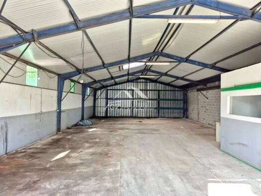 Local d'activités à louer 1 015 € 203 m² d'espace de stockage Bagard 30140