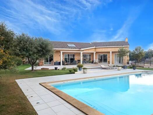 Maison à vendre 546 000 € 6 pièces 3 chambres 167 m² 2 864 m² de terrain Castelnau-de-Lévis 81150