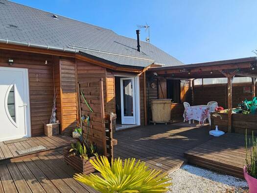 Maison de plain-pied à vendre 199 000 € 3 pièces 2 chambres 70 m² 506 m² de terrain Bourg Sud Ouistreham 14150