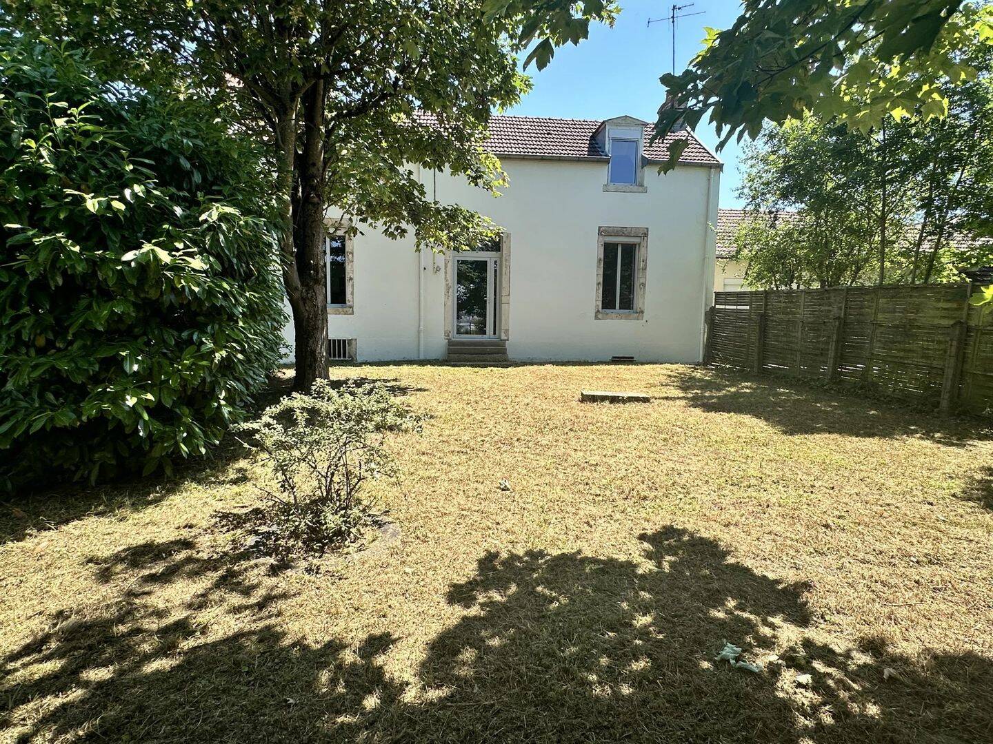 Maison a louer meublé DIJON CHU FACS — 1