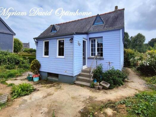 Maison de plain-pied à vendre 85 200 € 3 pièces 2 chambres 58 m² 1 718 m² de terrain Rostrenen 22110