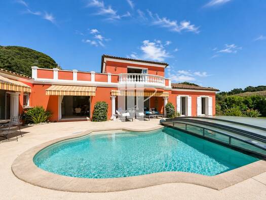 Villa à vendre 1 099 000 € 5 pièces 4 chambres 178 m² 1 768 m² de terrain Fréjus 83600