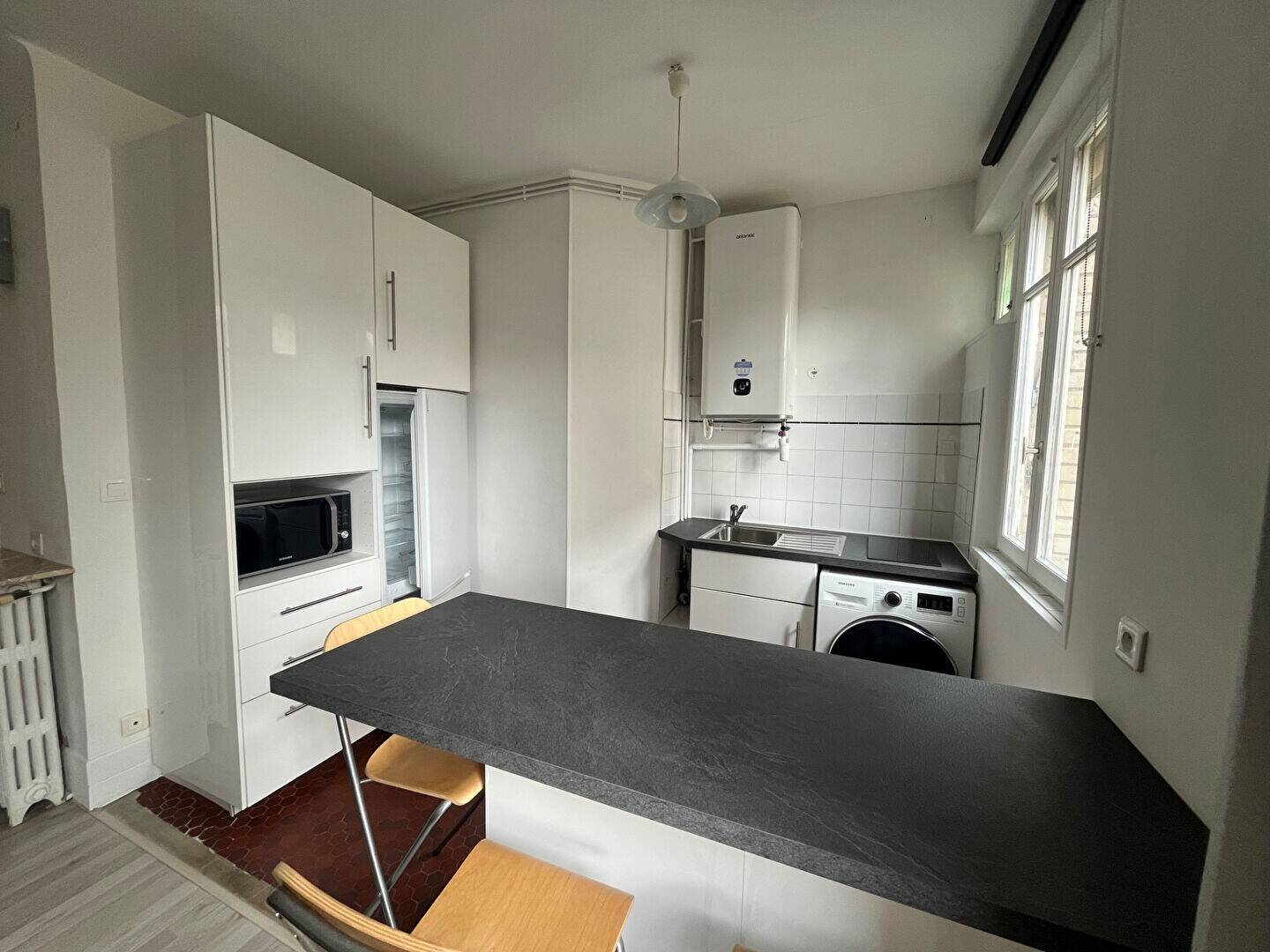 Maison à louer, 25m², COURBEVOIE