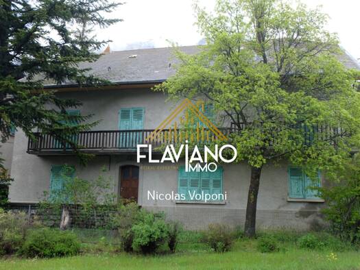 Maison à vendre 160 000 € 7 pièces 5 chambres 207,8 m² 817 m² de terrain Barcelonnette 04400