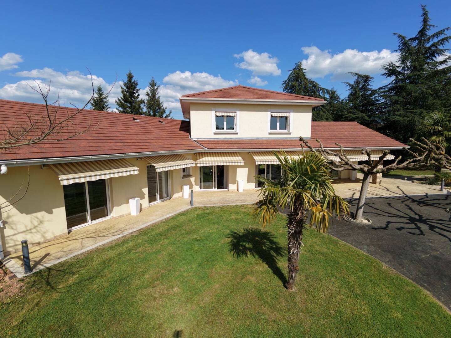 Maison à vendre, 239m², MONTROND LES BAINS