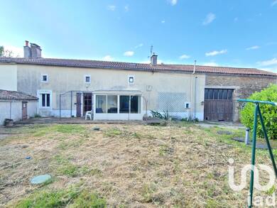 Maison à vendre 106 000 € 4 pièces 3 chambres 111 m² 6 121 m² de terrain Clussais-la-Pommeraie 79190