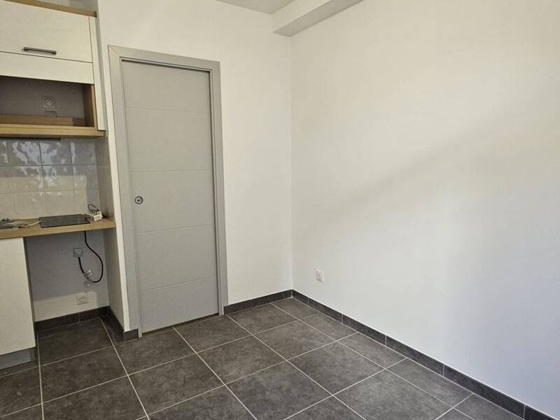 Maison à louer, 11m², ORAISON