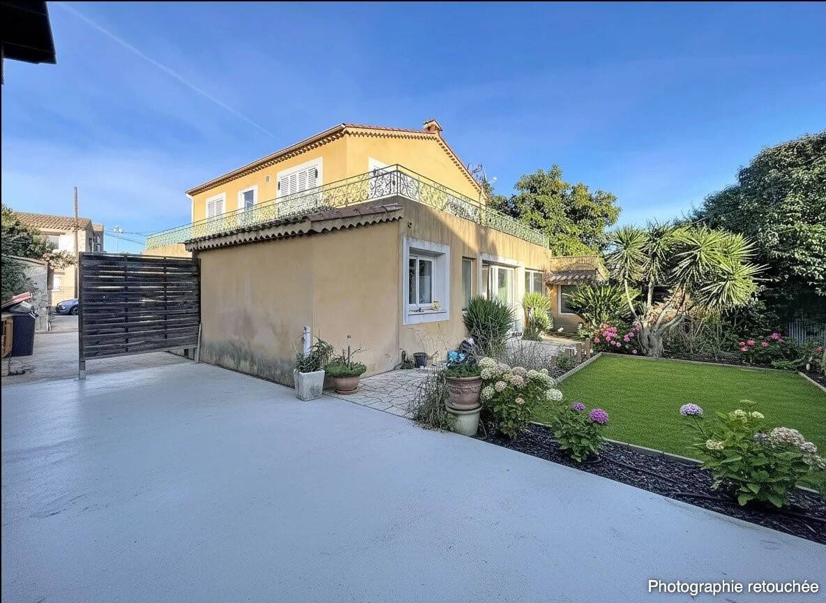 Maison à vendre, 221m², VALLAURIS