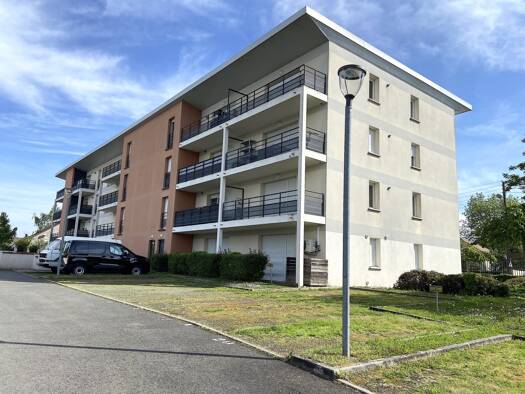 Local d'activités à vendre 299 900 € 88 m² d'espace de stockage La Chapelle-Saint-Mesmin 45380