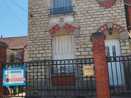 Maison à vendre 88 000 € 3 pièces 2 chambres 71 m² 30 m² de terrain Est Romilly-sur-Seine 10100