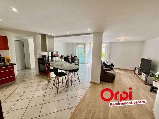 Appartement à vendre 179 000 € 4 pièces 3 chambres 109 m² Champ de Mars-Le Calvaire-La Magdelaine Remiremont 88200