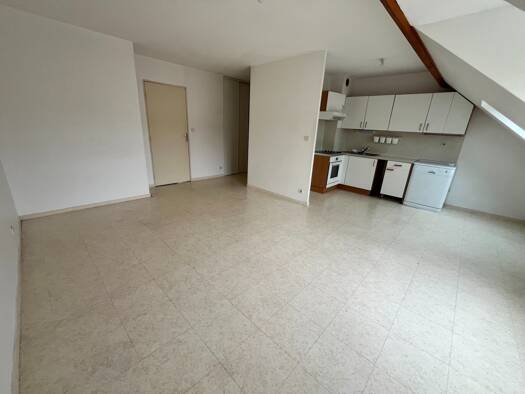Appartement à louer 830 € 3 pièces 2 chambres 48 m² Dernier étage, Étage 2/2 Morigny Champigny 91150