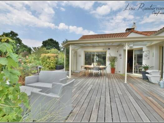 Maison à vendre 264 900 € 6 pièces 4 chambres 207 m² 1 266 m² de terrain Chavagnes-en-Paillers 85250