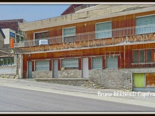 Immeuble à vendre 360 000 € 240 m² Secteur Montagne Bagnères-de-Bigorre 65200