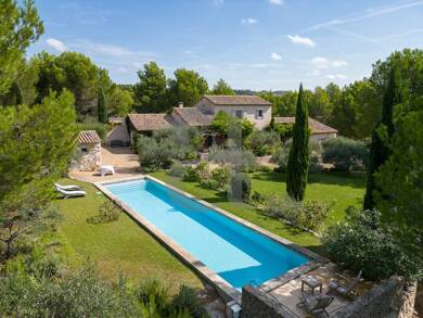 Ferme à vendre 2 100 000 € 5 pièces 5 chambres 250 m² 10 500 m² de terrain Maussane-les-Alpilles 13520