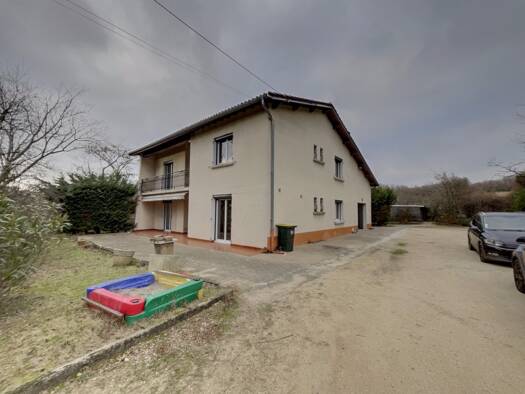 Maison à louer 1 500 € 6 pièces 5 chambres 167,4 m² 2 000 m² de terrain Est Saint-Maurice-l'Exil 38550