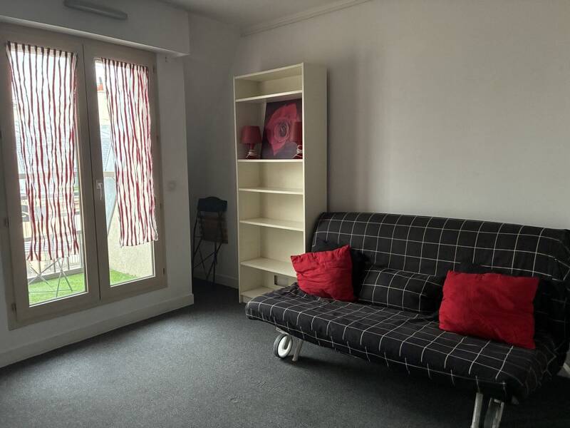 Maison à louer, 22m², PARIS 18E