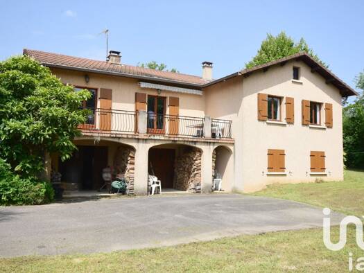 Maison à vendre 630 000 € 9 pièces 6 chambres 187 m² 2 504 m² de terrain Reventin-Vaugris 38121