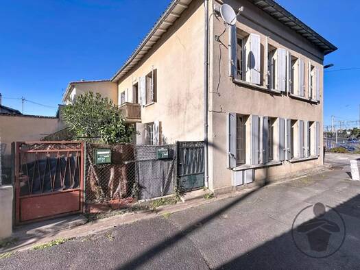 Immeuble à vendre 110 000 € 162 m² Centre Coutras 33230