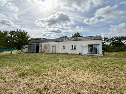 Maison de plain-pied à vendre 195 030 € 2 pièces 1 chambre 53 m² 5 038 m² de terrain Savonnières 37510