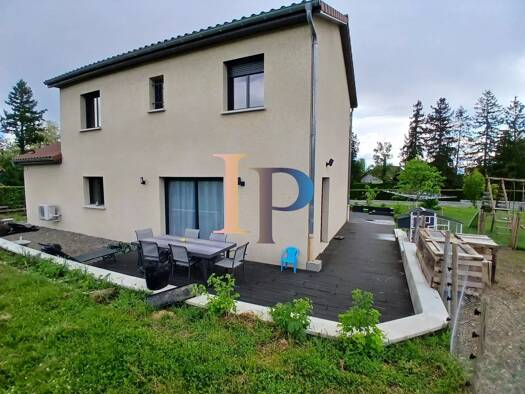 Maison à vendre 275 000 € 6 pièces 5 chambres 127,6 m² 1 487 m² de terrain Iguerande 71340