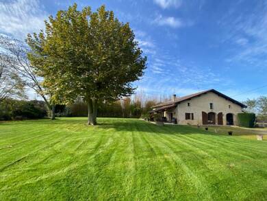 Maison à vendre 357 000 € 6 pièces 5 chambres 280 m² 2 822 m² de terrain Clermont 40180