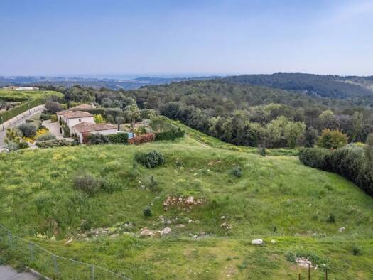 Terrain à vendre 1 350 000 € 4 457 m² de terrain Nord Roquefort-les-Pins 06330