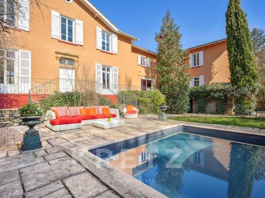 Maison à vendre 1 090 000 € 10 pièces 5 chambres 435 m² 4 978 m² de terrain Belleroche Villefranche-sur-Saône 69400