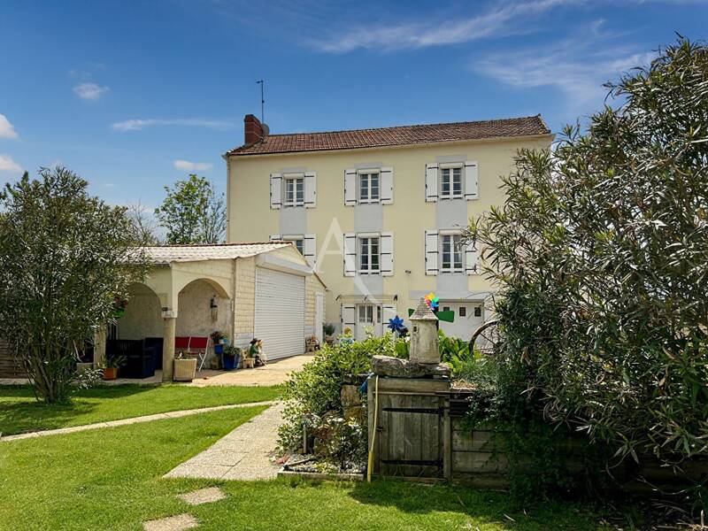 Maison à vendre, 162m², MOUZEUIL SAINT MARTIN