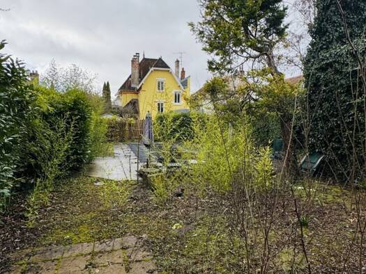 Maison à vendre 1 130 000 € 6 pièces 4 chambres 220 m² 775 m² de terrain Dijon 21000