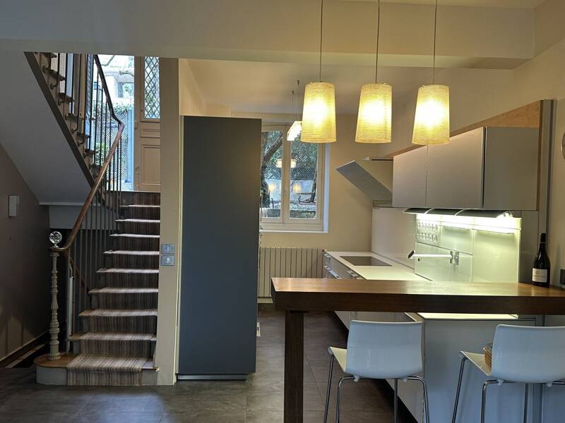 Maison à louer, 143m², PARIS 16E