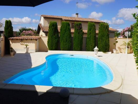 Maison à vendre 326 000 € 5 pièces 3 chambres 105 m² 397 m² de terrain Castelsarrasin 82100