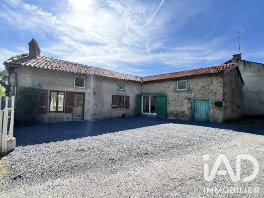 Maison à vendre 128 000 € 6 pièces 2 chambres 123 m² Moussac 86150