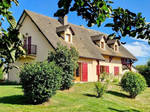 Maison à vendre 299 915 € 11 pièces 6 chambres 275 m² 1 452 m² de terrain Palinges 71430
