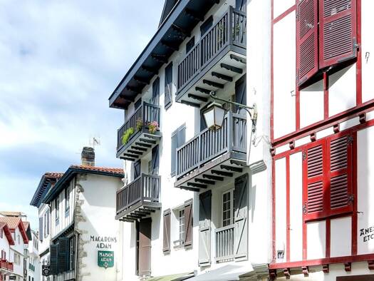 Appartement à vendre 343 000 € 2 pièces 1 chambre 47,04 m² 2ème étage Centre Ville Saint-Jean-de-Luz 64500