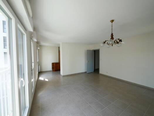 Appartement à vendre 231 500 € 3 pièces 2 chambres 87 m² Étage 2/6 Rumilly 74150