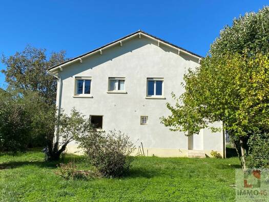 Maison de ville à vendre 177 406 € 5 pièces 3 chambres 104 m² 1 005 m² de terrain Gramat 46500