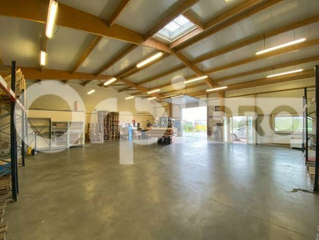 Local d'activités à vendre 320 000 € 336 m² d'espace de stockage Bretteville-du-Grand-Caux 76110