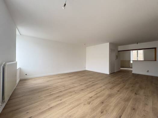 Appartement à louer 830 € 3 pièces 2 chambres 104 m² Étage 1/2 Gondreville 54840