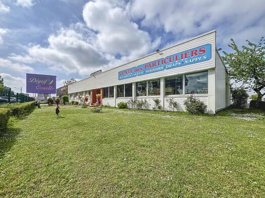 Local commercial à vendre 685 000 € 300 m² de surface de vente Cheval Blanc Saint-Pierre-des-Corps 37700