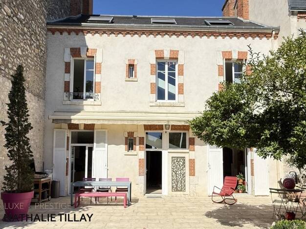 Maison à vendre 970 000 € 9 pièces 7 chambres 220 m² 457 m² de terrain Bannier-Coligny Orléans 45000