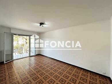 Appartement à louer 995 € 3 pièces 2 chambres 60,9 m² 1er étage Blanchisserie Le Cannet 06110