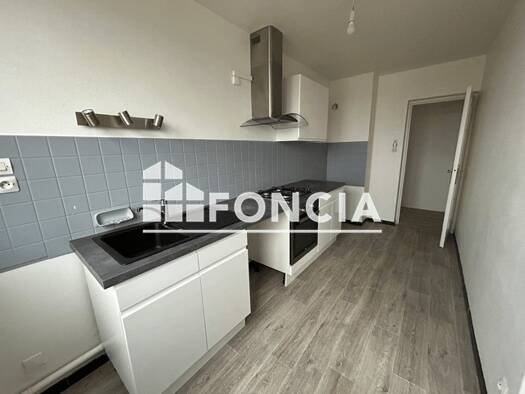Appartement à louer 640 € 3 pièces 2 chambres 67,6 m² Étage 6/6 Le Centre-Gare Roanne 42300