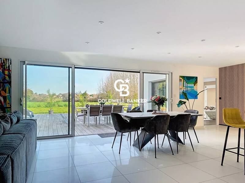 Maison à vendre, 245m², TALMONT SAINT HILAIRE