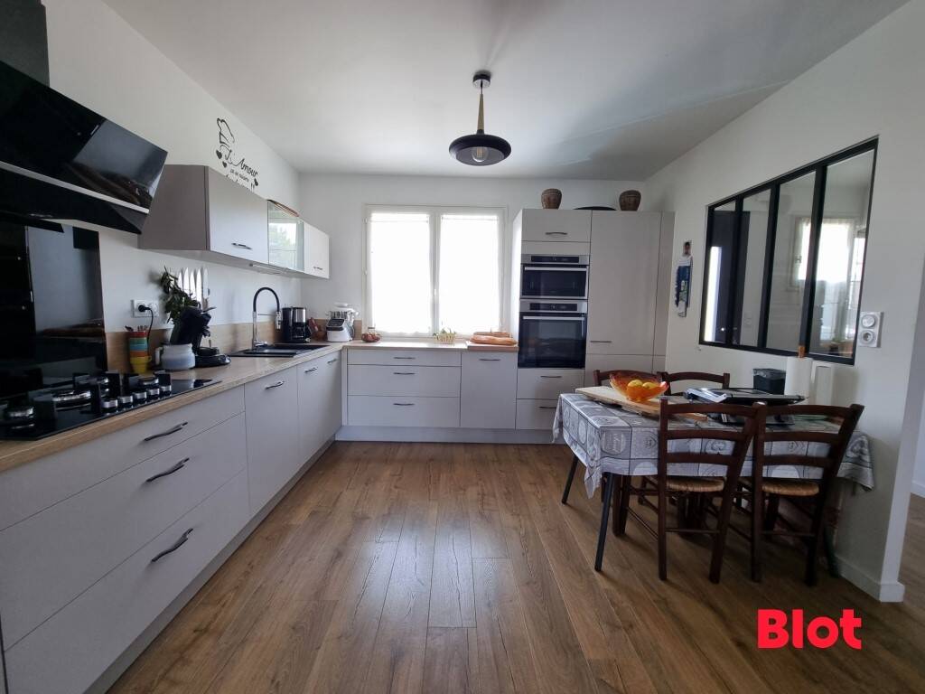 Maison à vendre, 113m², MONTREUIL LE GAST