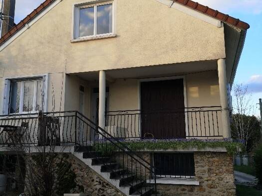 Appartement à louer 418 € 1 pièce 16 m² RDC La Pyramide Brunoy 91800