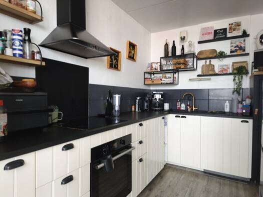 Appartement à vendre 157 500 € 4 pièces 3 chambres 82 m² Étage 4/4 Cenon 33150